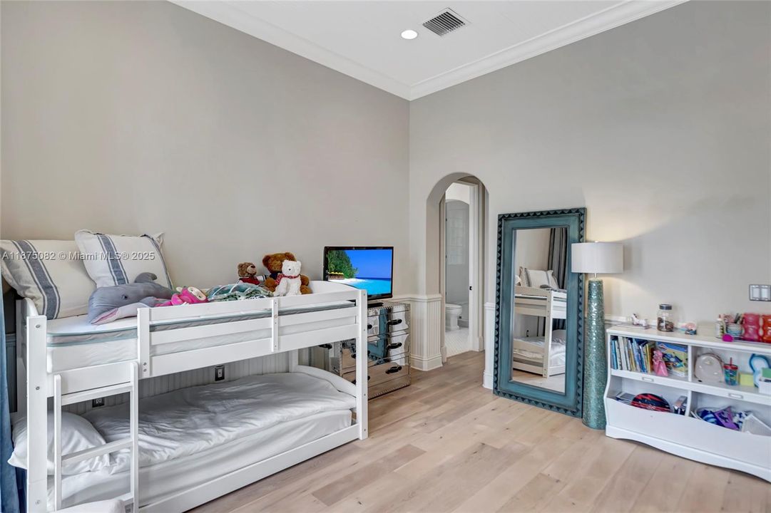 For Sale: $9,999,999 (4 beds, 5 baths, 5319 Square Feet)