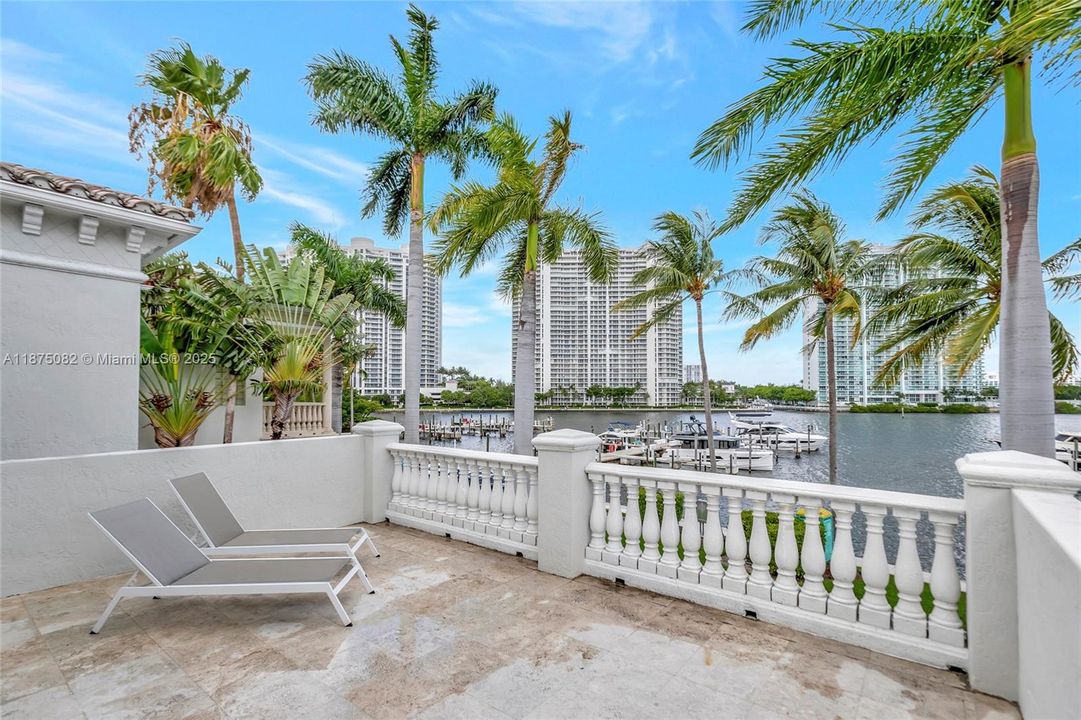 For Sale: $9,999,999 (4 beds, 5 baths, 5319 Square Feet)