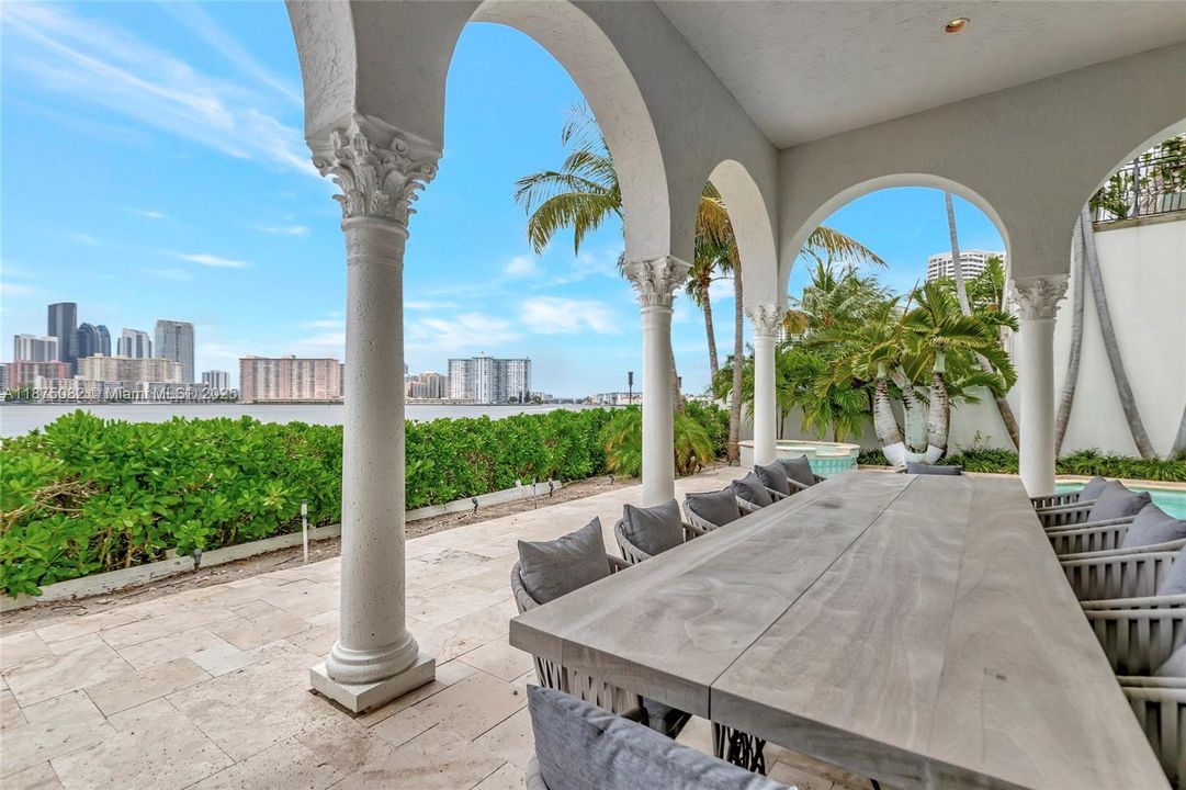 For Sale: $9,999,999 (4 beds, 5 baths, 5319 Square Feet)