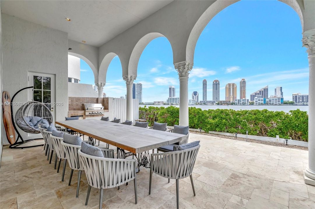 For Sale: $9,999,999 (4 beds, 5 baths, 5319 Square Feet)