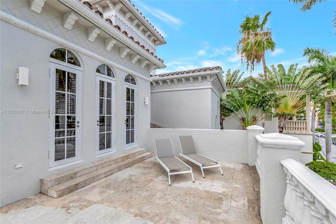 For Sale: $9,999,999 (4 beds, 5 baths, 5319 Square Feet)