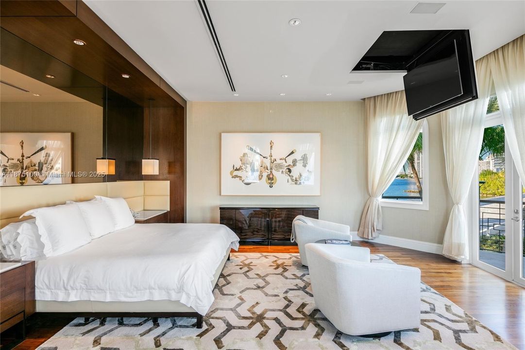 Vendido Recientemente: $14,995,000 (5 camas, 6 baños, 7796 Pies cuadrados)