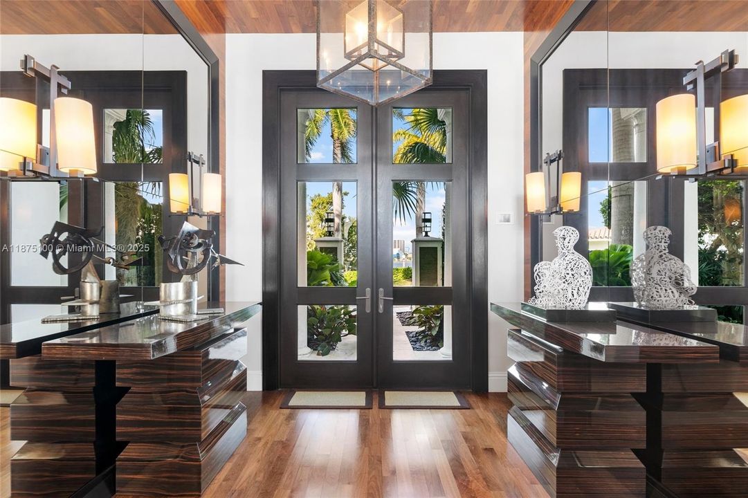Vendido Recientemente: $14,995,000 (5 camas, 6 baños, 7796 Pies cuadrados)