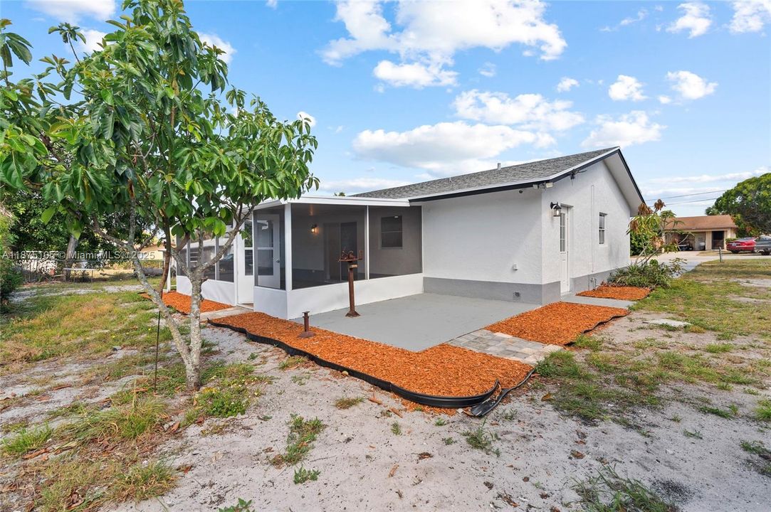 Recently Sold: $353,000 (3 beds, 2 baths, 1134 Square Feet)