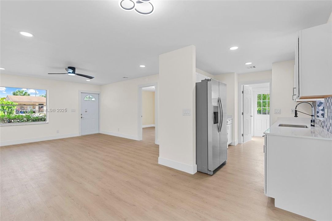 Recently Sold: $353,000 (3 beds, 2 baths, 1134 Square Feet)