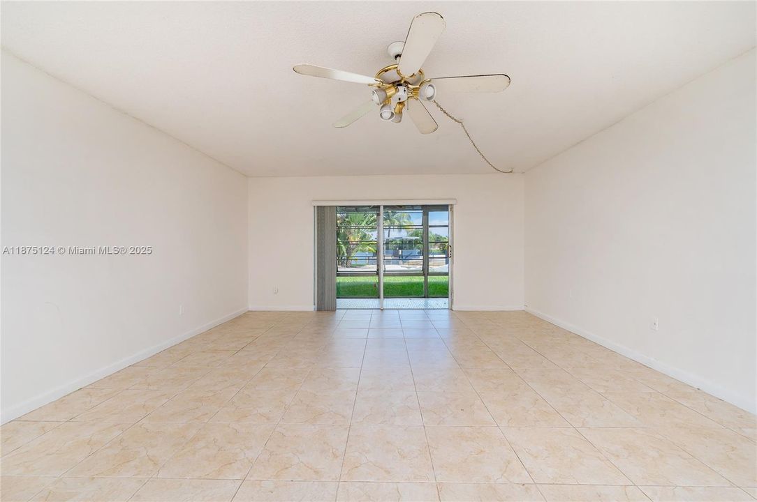 Active With Contract: $180,000 (2 beds, 2 baths, 1321 Square Feet)