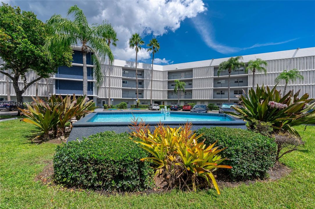 Active With Contract: $180,000 (2 beds, 2 baths, 1321 Square Feet)