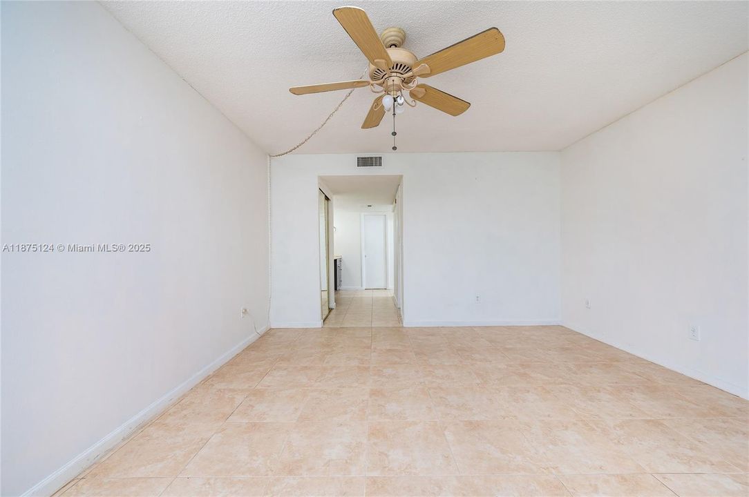 Active With Contract: $180,000 (2 beds, 2 baths, 1321 Square Feet)