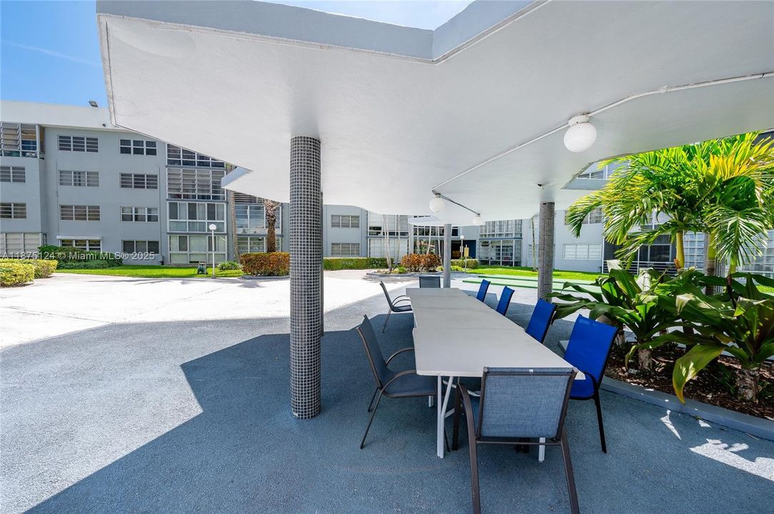 Active With Contract: $180,000 (2 beds, 2 baths, 1321 Square Feet)