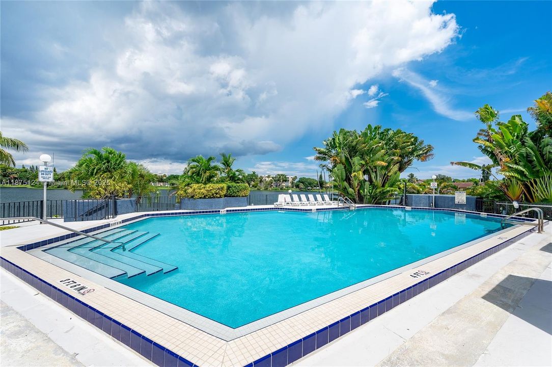 Active With Contract: $180,000 (2 beds, 2 baths, 1321 Square Feet)