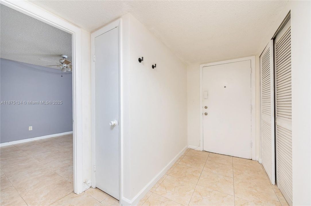 Active With Contract: $180,000 (2 beds, 2 baths, 1321 Square Feet)