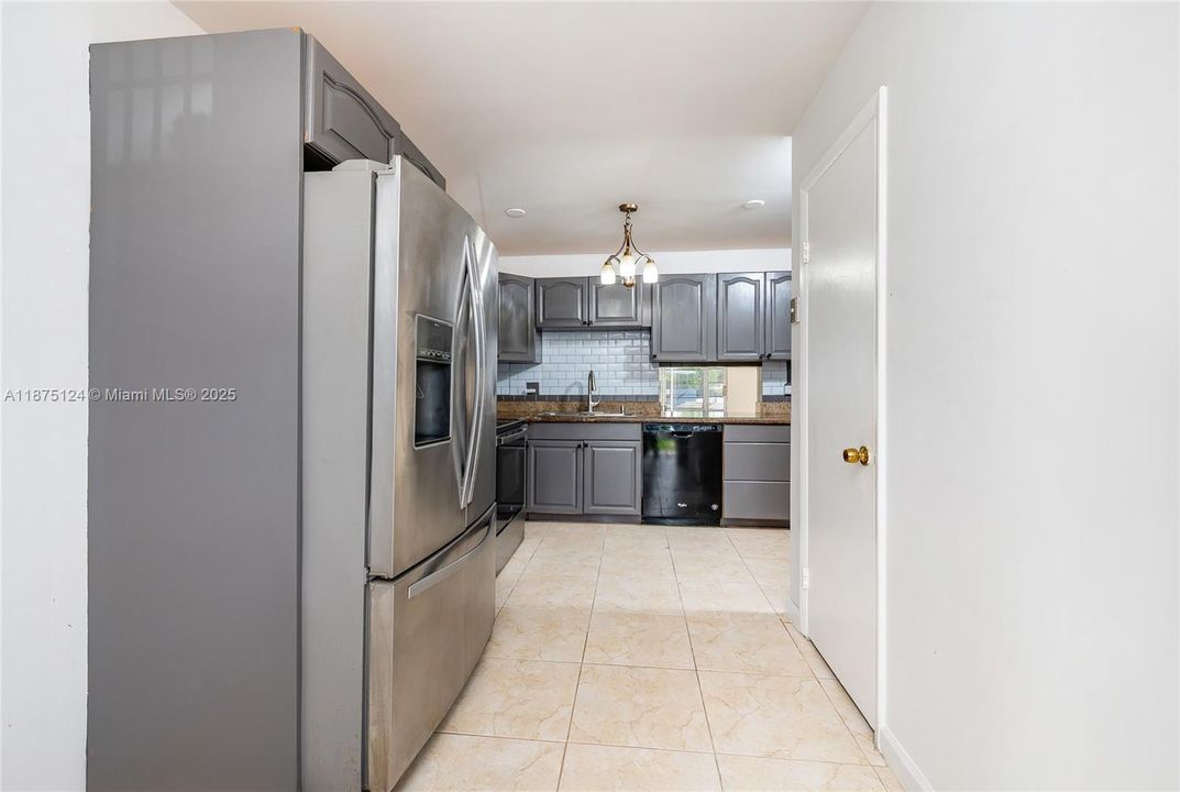Active With Contract: $180,000 (2 beds, 2 baths, 1321 Square Feet)