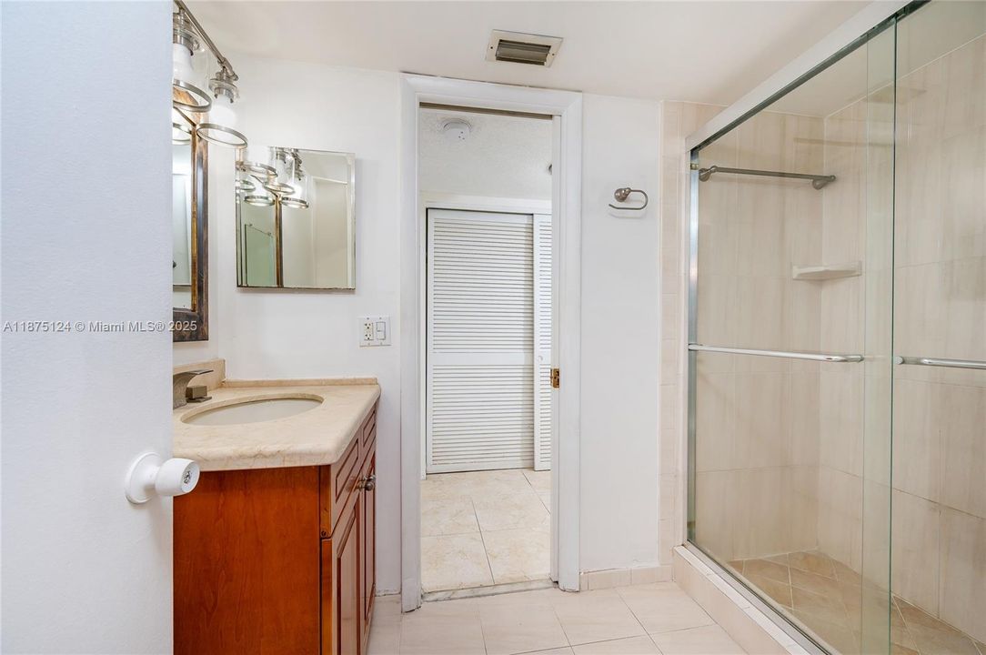 Active With Contract: $180,000 (2 beds, 2 baths, 1321 Square Feet)