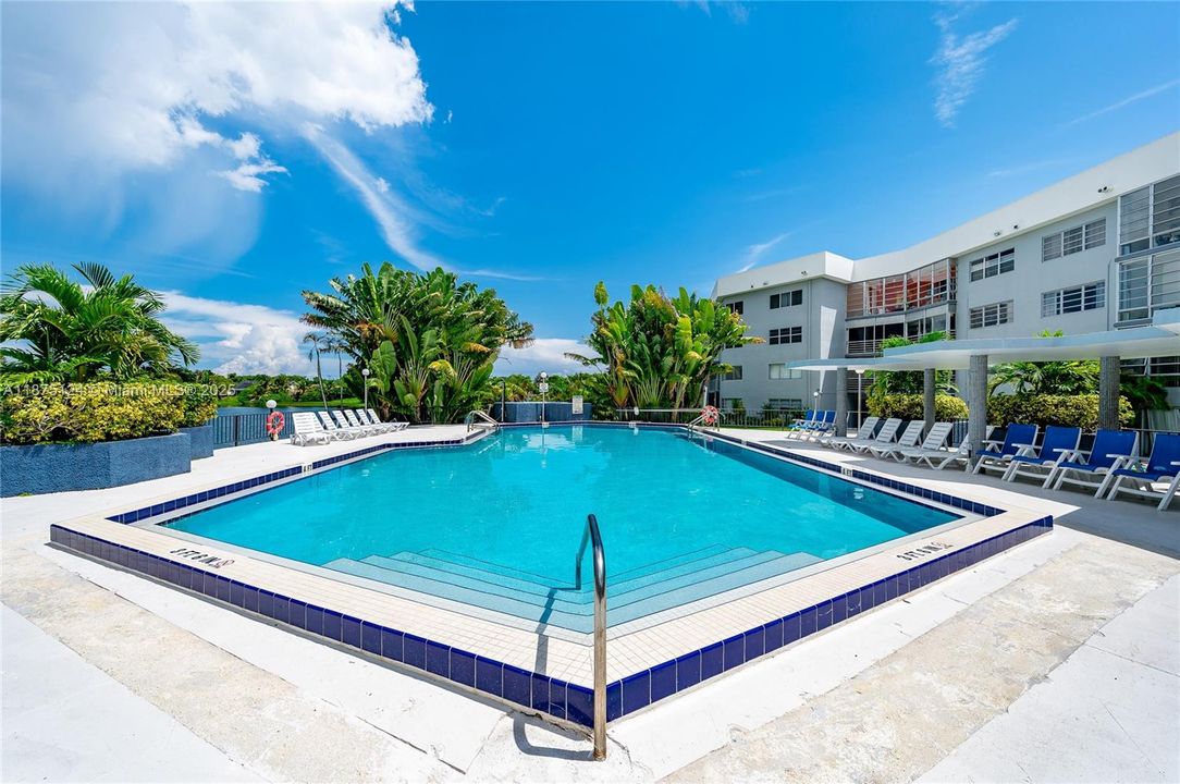 Active With Contract: $180,000 (2 beds, 2 baths, 1321 Square Feet)