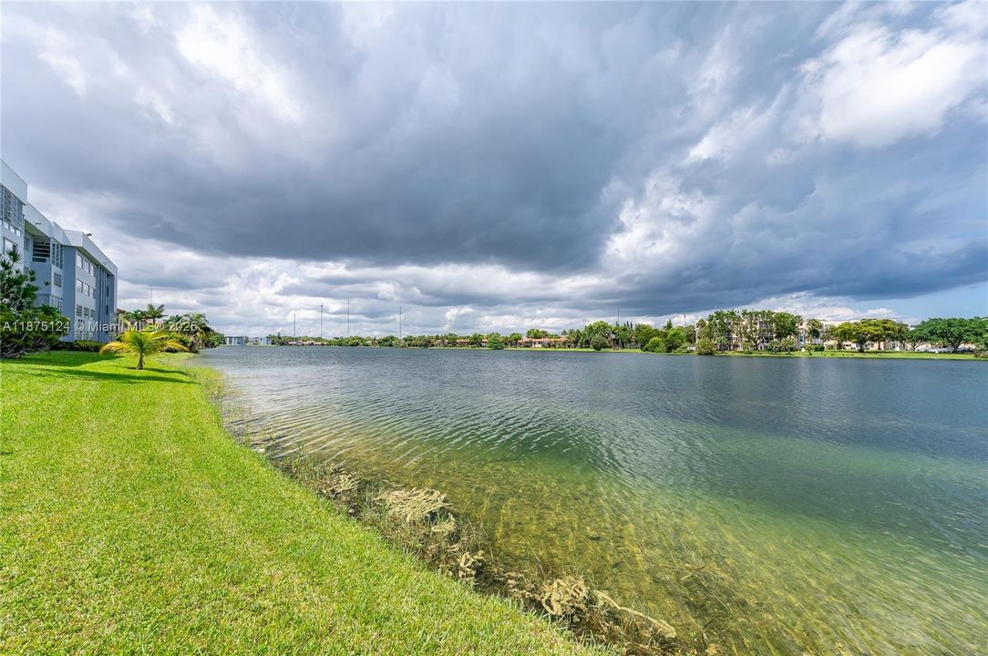 Active With Contract: $180,000 (2 beds, 2 baths, 1321 Square Feet)