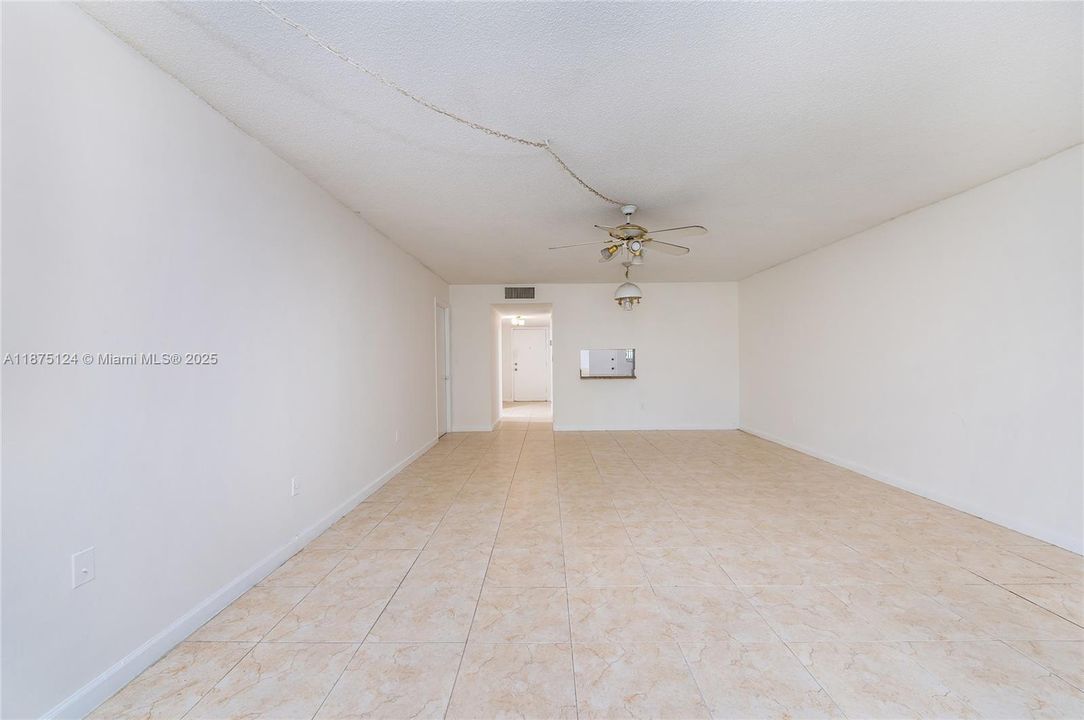 Active With Contract: $180,000 (2 beds, 2 baths, 1321 Square Feet)