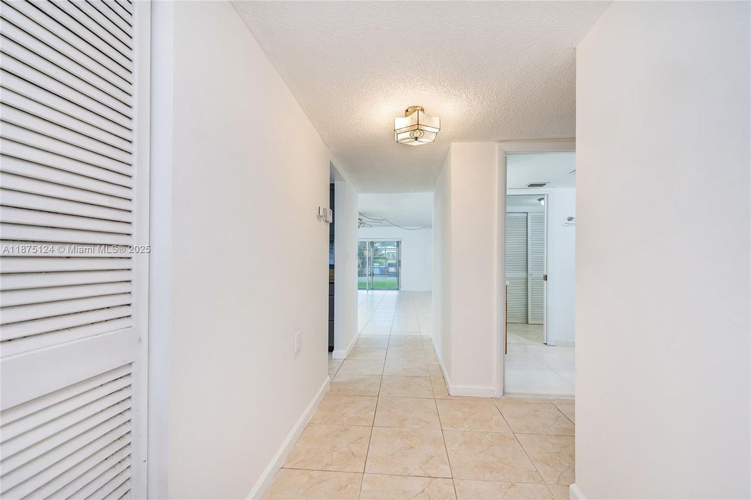 Active With Contract: $180,000 (2 beds, 2 baths, 1321 Square Feet)