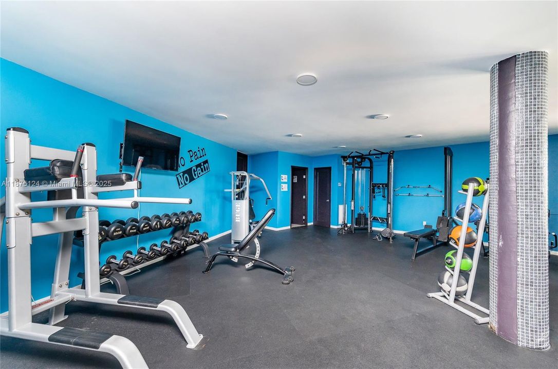 Active With Contract: $180,000 (2 beds, 2 baths, 1321 Square Feet)