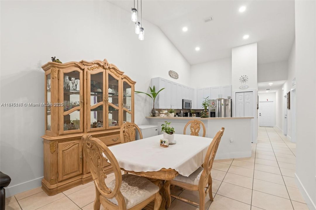 Active With Contract: $2,450 (3 beds, 2 baths, 1258 Square Feet)