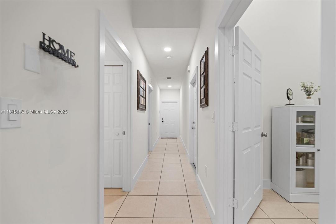 Active With Contract: $2,450 (3 beds, 2 baths, 1258 Square Feet)