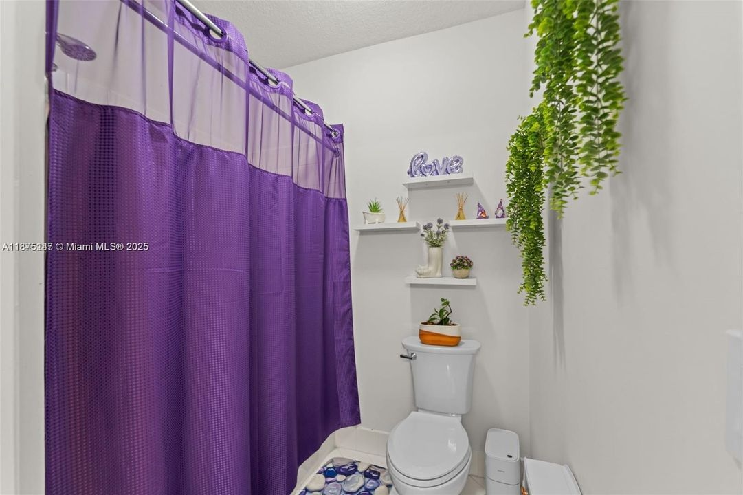 Active With Contract: $2,450 (3 beds, 2 baths, 1258 Square Feet)