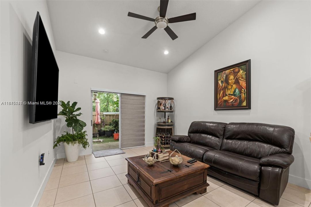 Active With Contract: $2,450 (3 beds, 2 baths, 1258 Square Feet)