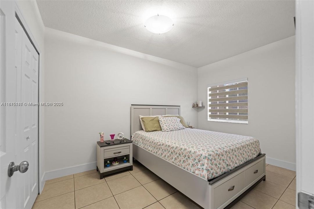 Active With Contract: $2,450 (3 beds, 2 baths, 1258 Square Feet)