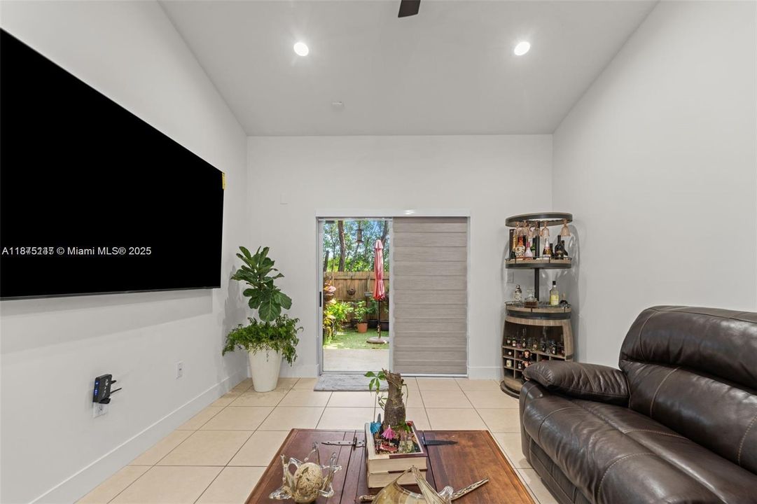 Active With Contract: $2,450 (3 beds, 2 baths, 1258 Square Feet)