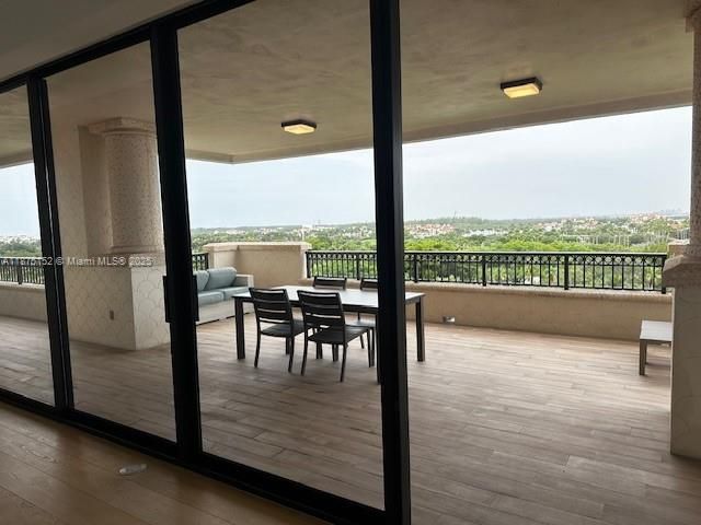 For Sale: $13,500,000 (3 beds, 3 baths, 3667 Square Feet)