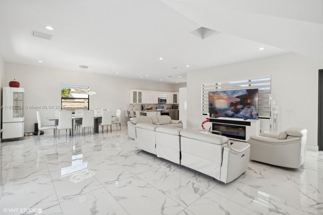 For Sale: $1,550,000 (5 beds, 4 baths, 3342 Square Feet)