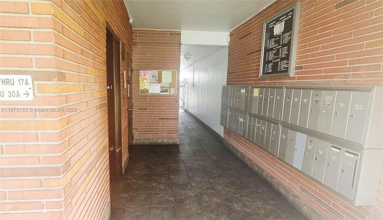 待售: $169,000 (1 贝兹, 1 浴室, 650 平方英尺)