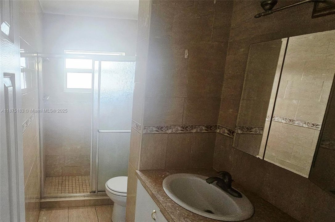 待售: $169,000 (1 贝兹, 1 浴室, 650 平方英尺)