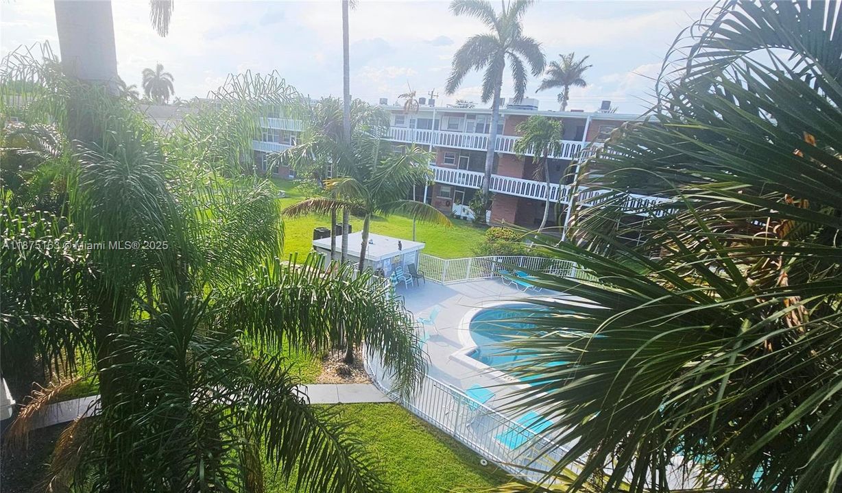 待售: $169,000 (1 贝兹, 1 浴室, 650 平方英尺)