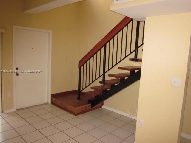 Recently Rented: $2,550 (2 beds, 1 baths, 1050 Square Feet)