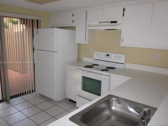 Recently Rented: $2,550 (2 beds, 1 baths, 1050 Square Feet)