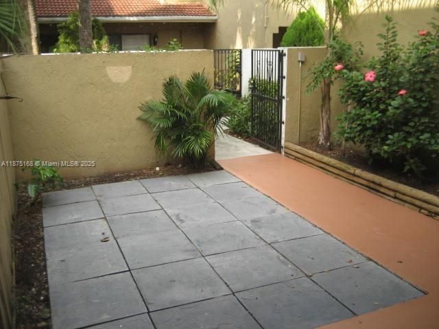 Recently Rented: $2,550 (2 beds, 1 baths, 1050 Square Feet)