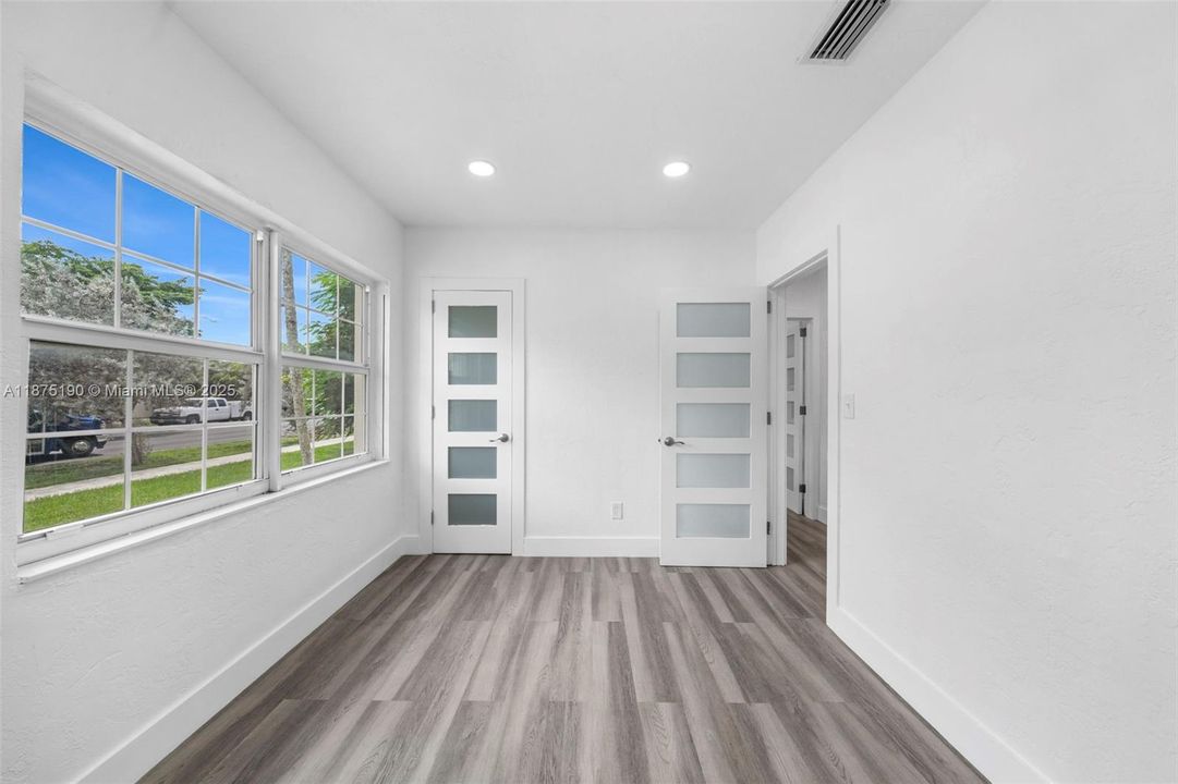 For Sale: $814,000 (3 beds, 1 baths, 1154 Square Feet)