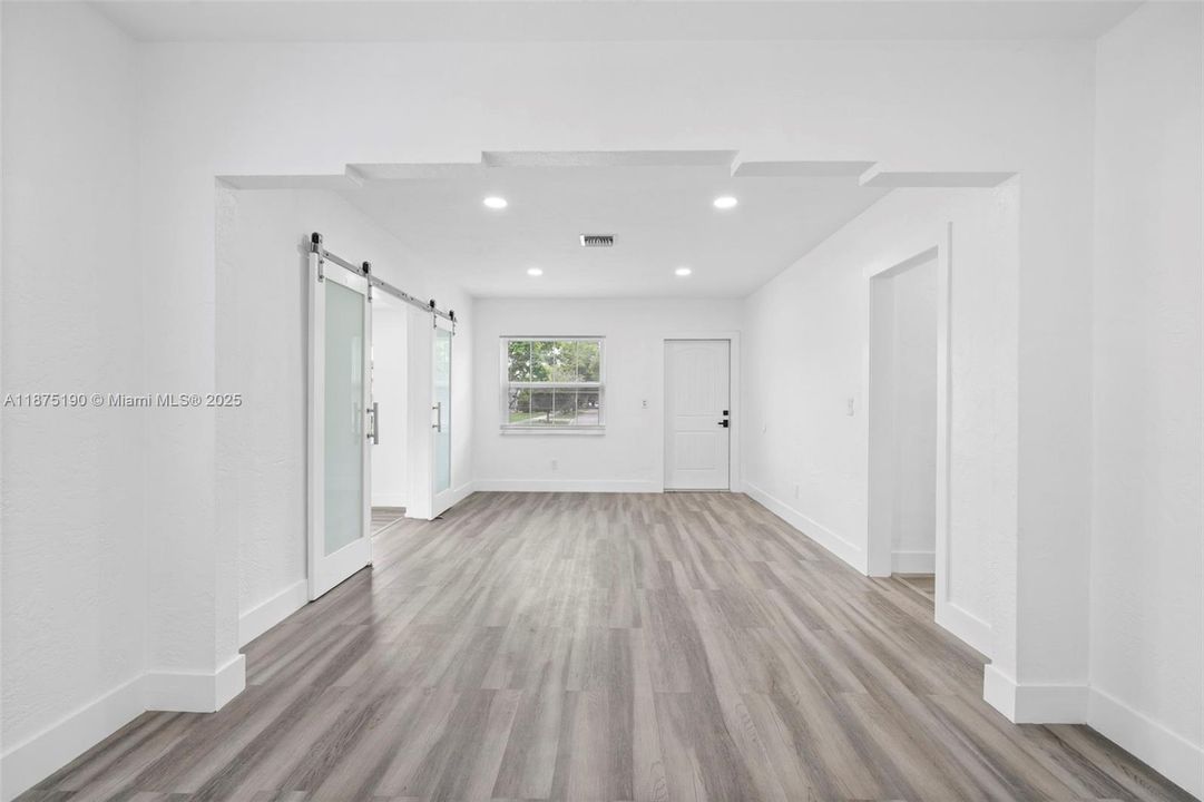 For Sale: $814,000 (3 beds, 1 baths, 1154 Square Feet)