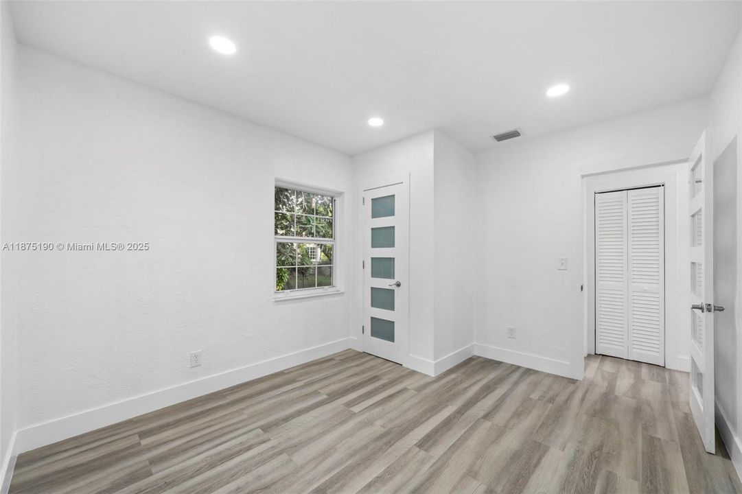 For Sale: $814,000 (3 beds, 1 baths, 1154 Square Feet)