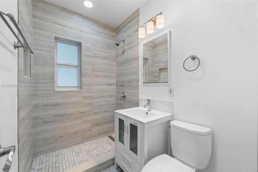 For Sale: $814,000 (3 beds, 1 baths, 1154 Square Feet)