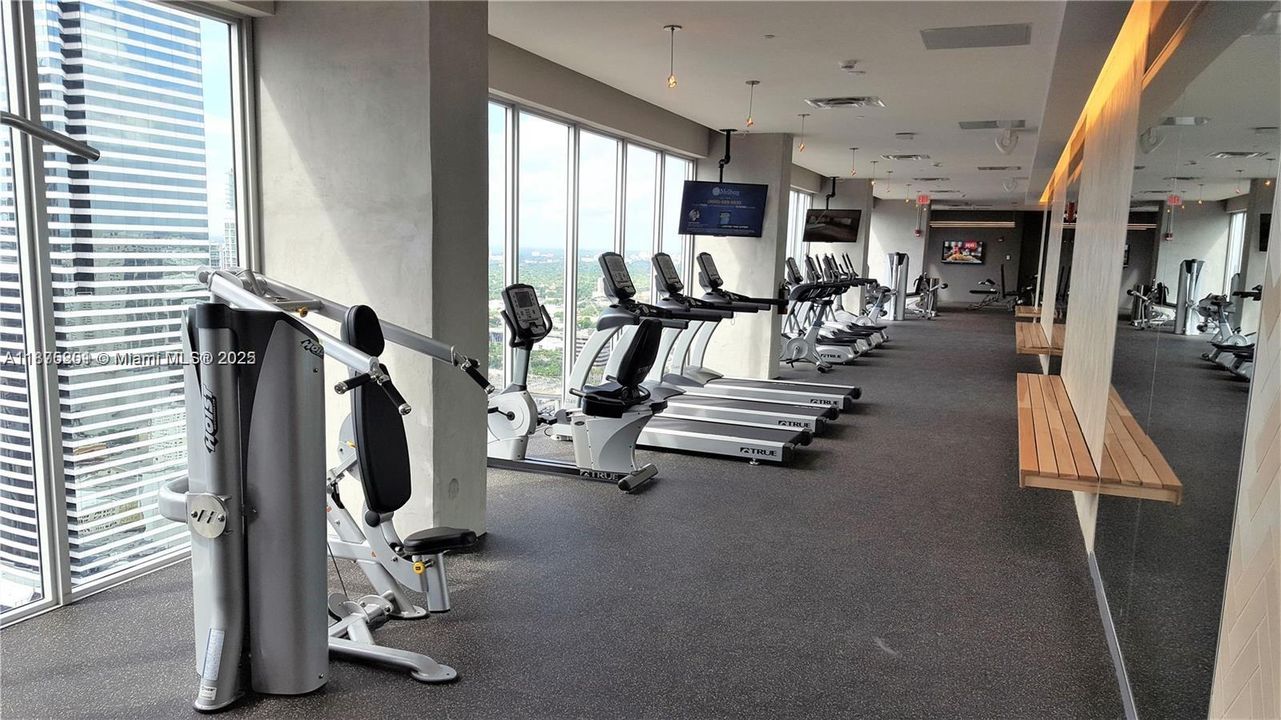 待售: $349,000 (1 贝兹, 1 浴室, 526 平方英尺)