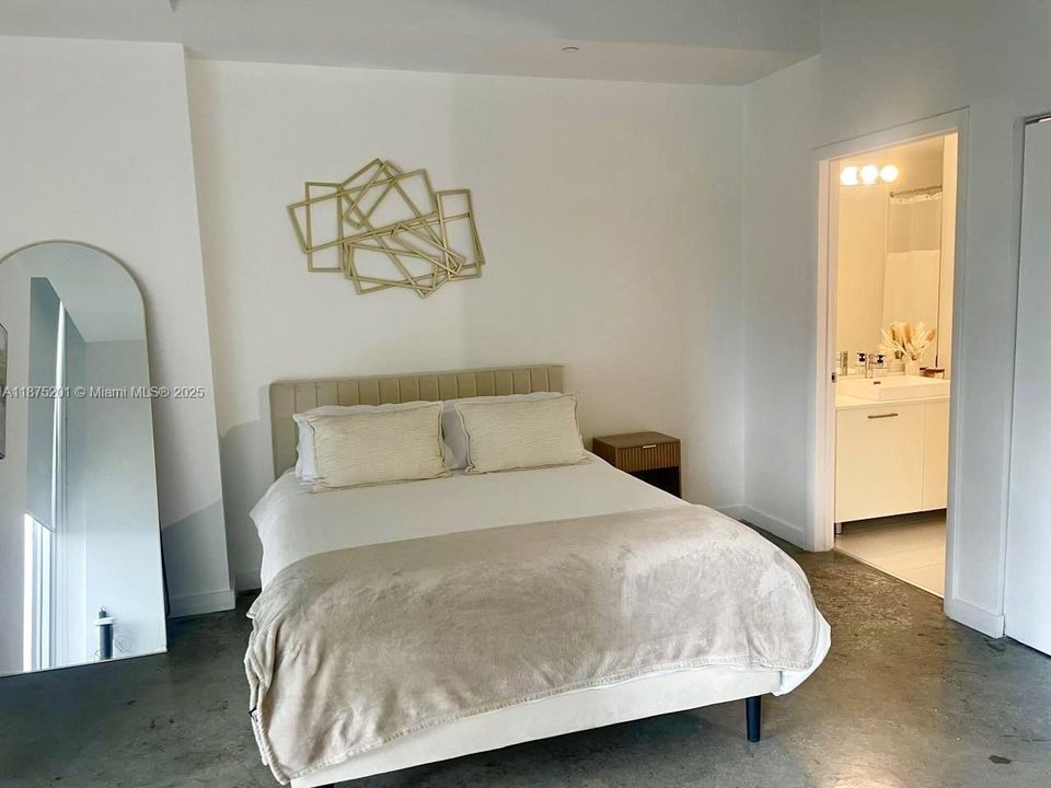 待售: $349,000 (1 贝兹, 1 浴室, 526 平方英尺)