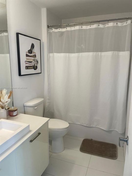 待售: $349,000 (1 贝兹, 1 浴室, 526 平方英尺)