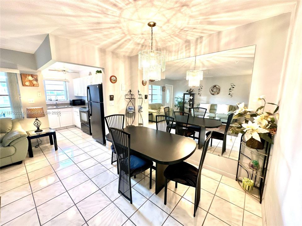 For Sale: $95,900 (1 beds, 1 baths, 720 Square Feet)