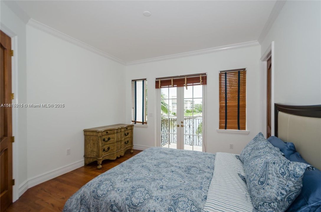 For Rent: $37,000 (5 beds, 5 baths, 5987 Square Feet)