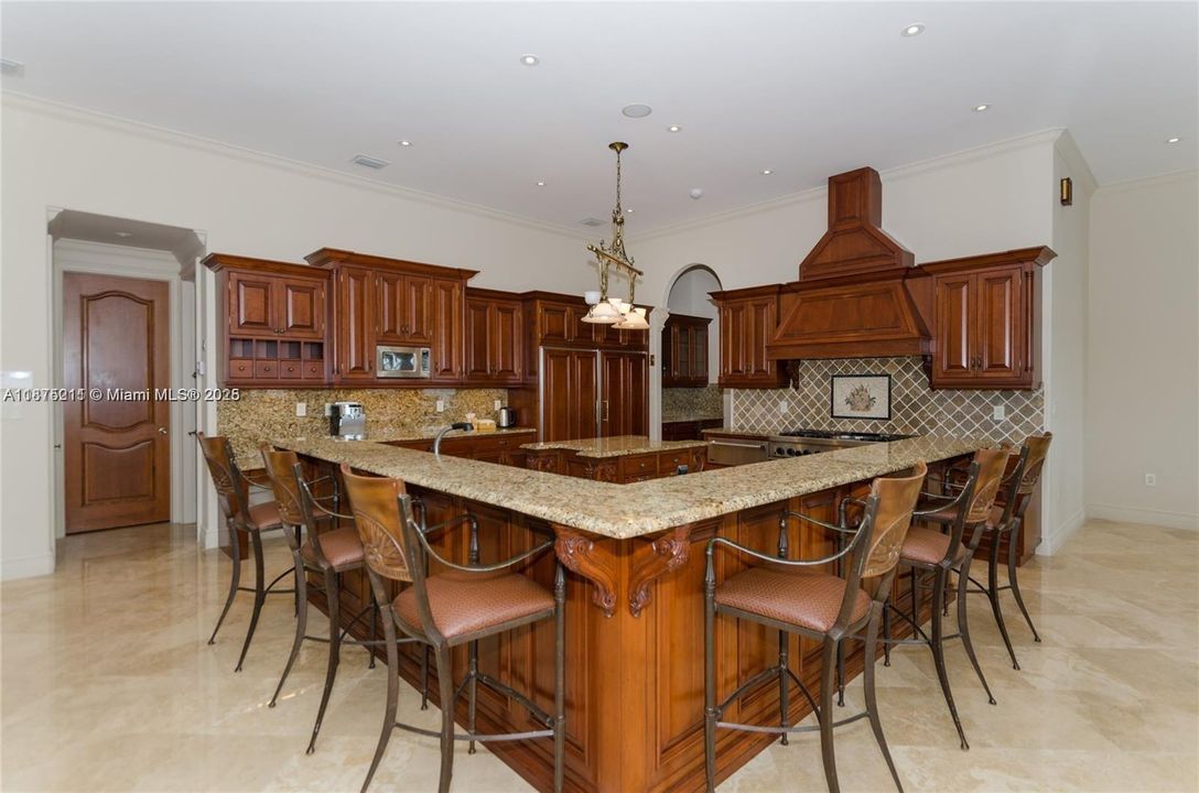 For Rent: $37,000 (5 beds, 5 baths, 5987 Square Feet)