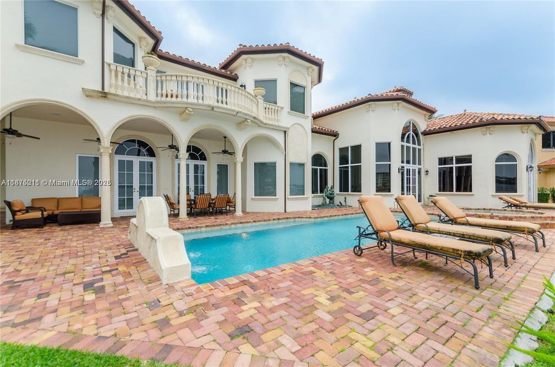 For Rent: $37,000 (5 beds, 5 baths, 5987 Square Feet)