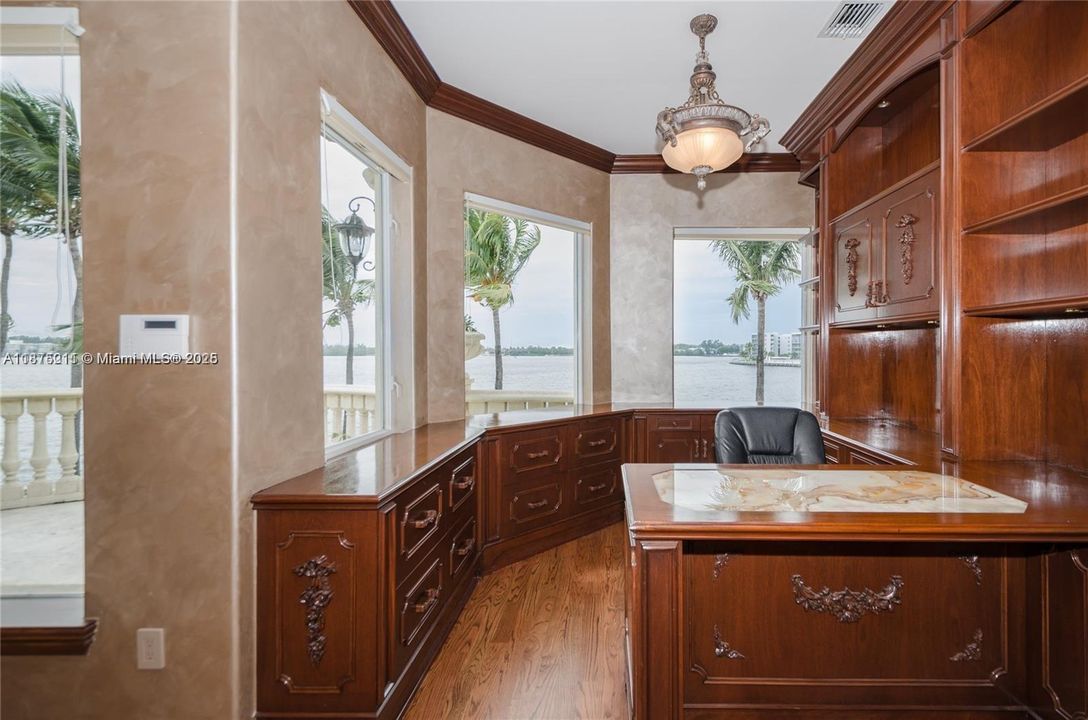 For Rent: $37,000 (5 beds, 5 baths, 5987 Square Feet)