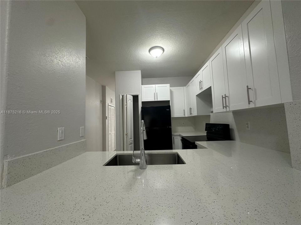 Active With Contract: $1,900 (2 beds, 2 baths, 914 Square Feet)