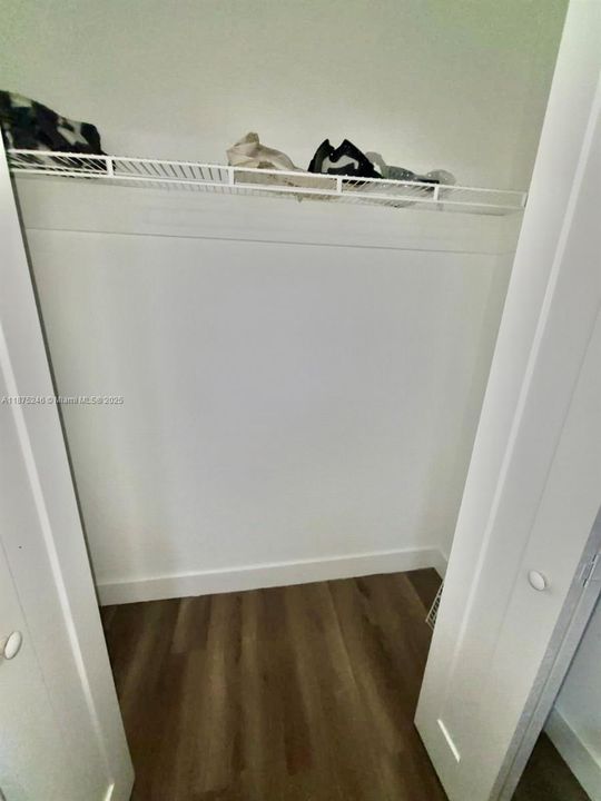 For Sale: $185,000 (2 beds, 2 baths, 856 Square Feet)